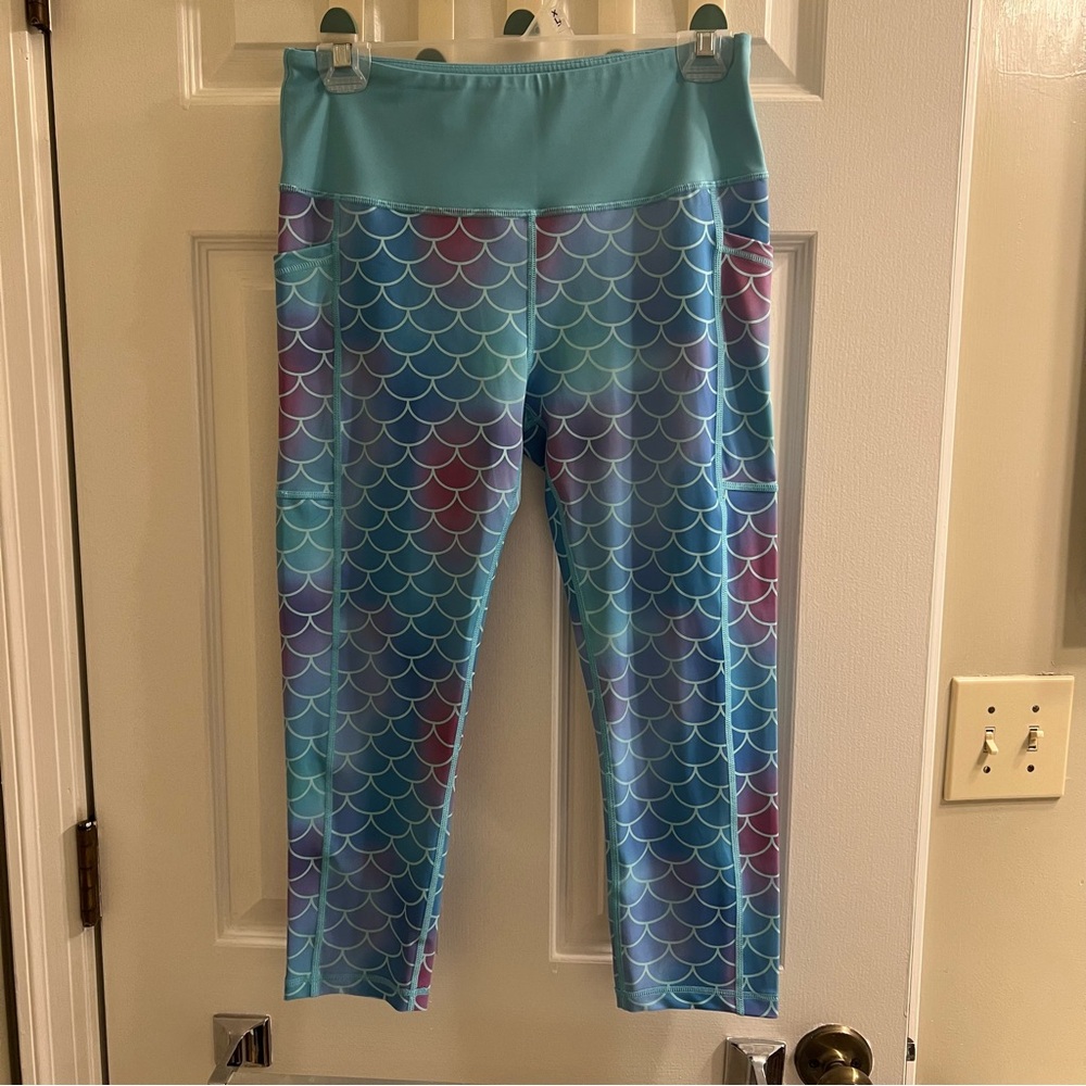 Constantly Varied Gear mermaid capris - medium
